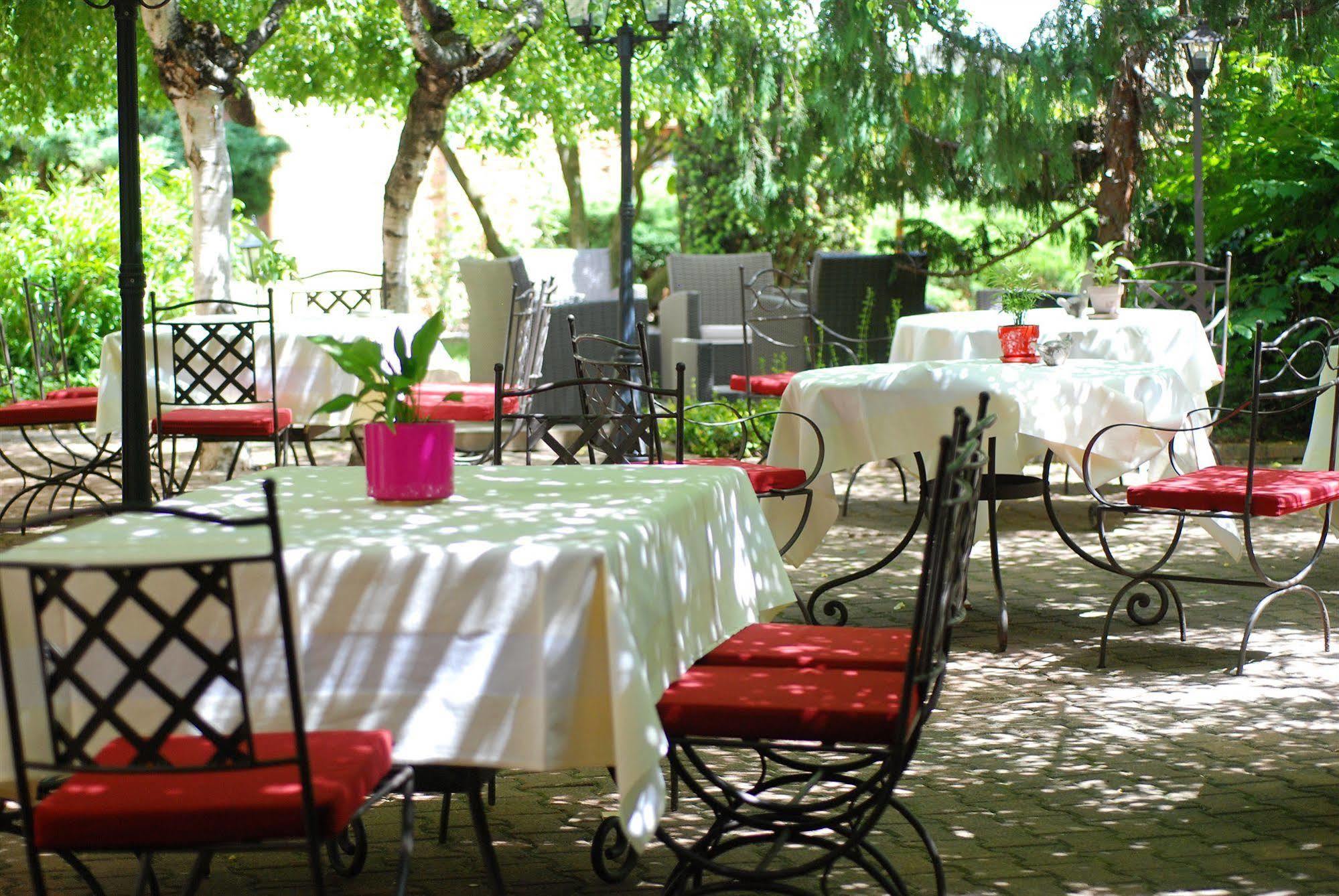 Demeures Et Chateaux L'Abbaye Caladoise - Anciennement Hostellerie Ferme Du Poulet Villefranche-sur-Saône 외부 사진
